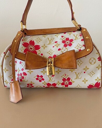 Louis vuitton cherry