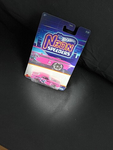 Hotwheels Neon Speeders ?70 Dodge Hemi