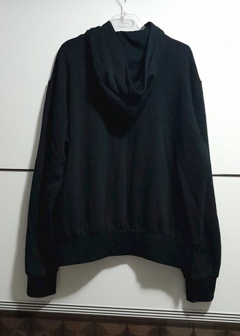 H&M H&M. Sweatshirt. M bedene de uygun.