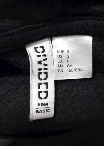 s Beden siyah Renk H&M. Sweatshirt. M bedene de uygun.
