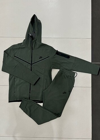 DEV KAMPANYA NİKE TECH FLEECE TAKIM