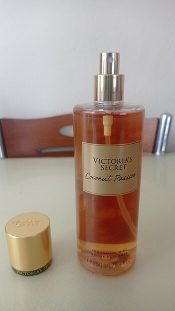 Victoria s Secret Victoria's Secret Coconut Passion 250 ML Vücut Spreyi 