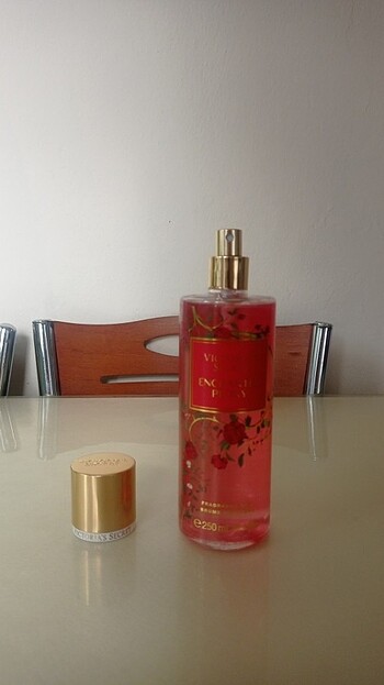 Victoria s Secret Victoria's Secret Enchanted Peony Vücut Spreyi 250 ML 