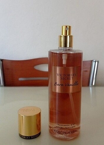 Victoria s Secret Victoria's Secret Bare Vanilla Vücut Spreyi 250 ML 