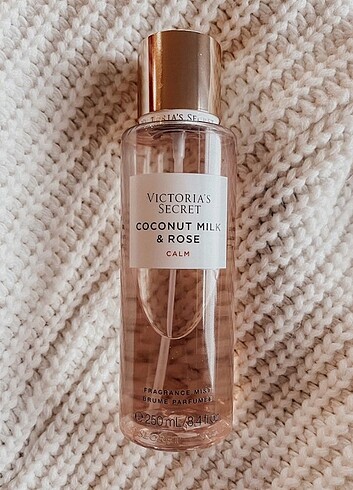 Victoria's Secret Coconut Milk & Rose Calm 250 ML Vücut Spreyi 