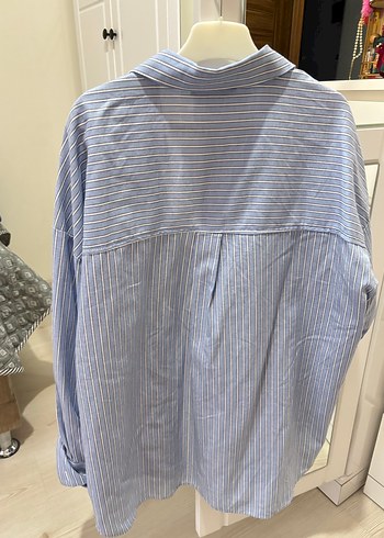 Düğmeli Mavi Çizgili Kadın Gömlek - Görsel 3