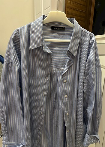 Düğmeli Mavi Çizgili Kadın Gömlek - Görsel 2