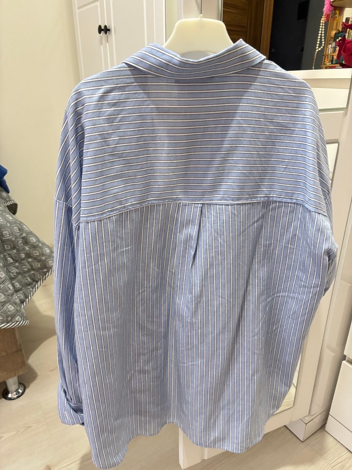 Düğmeli Mavi Çizgili Kadın Gömlek - Görsel 3