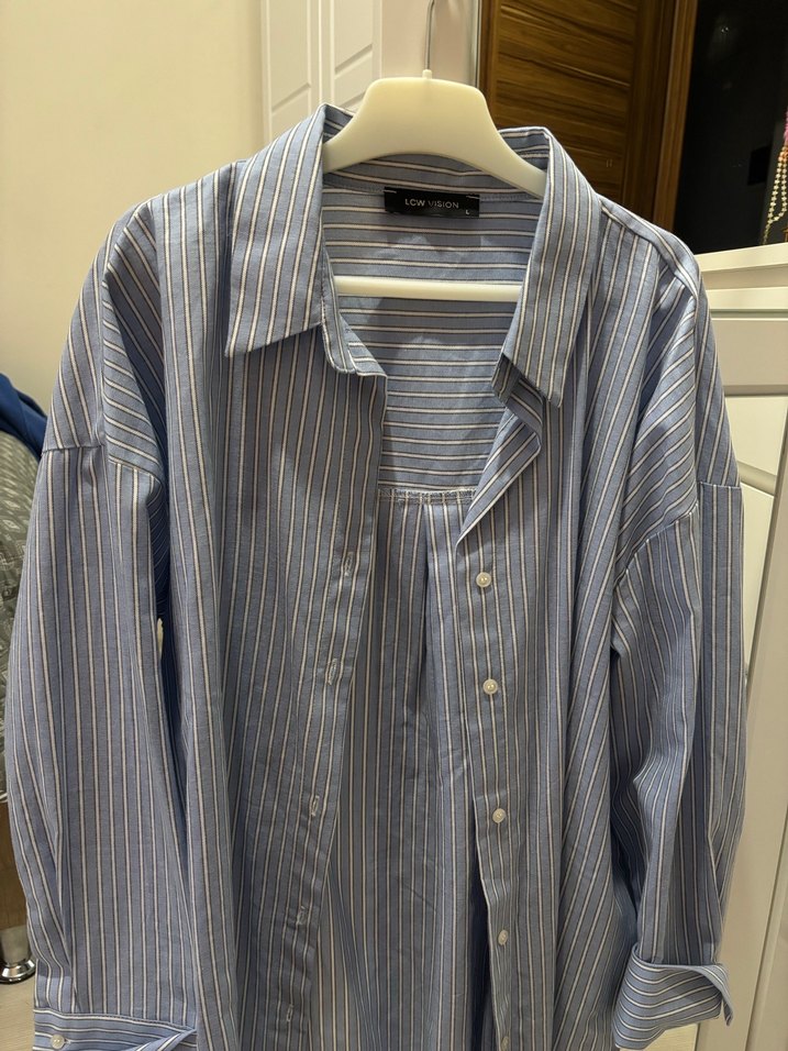 Düğmeli Mavi Çizgili Kadın Gömlek - Görsel 2