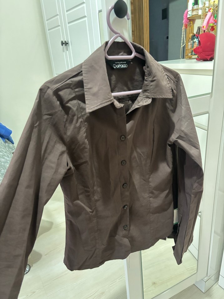 Belden Oturmalı Kahverengi Uzun Kollu Kadın Gömlek - Görsel 3