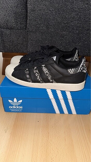 Adidas superstar