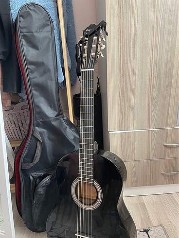 Campbell gitar ve gitar kılıfı