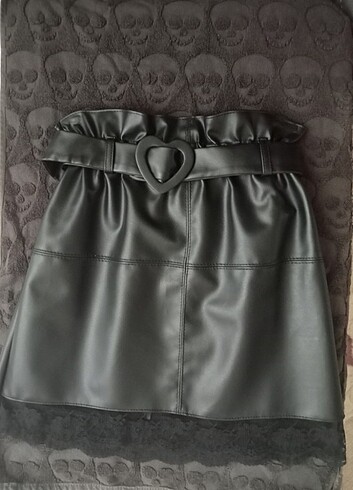 Gothic siyah deri etek gotik