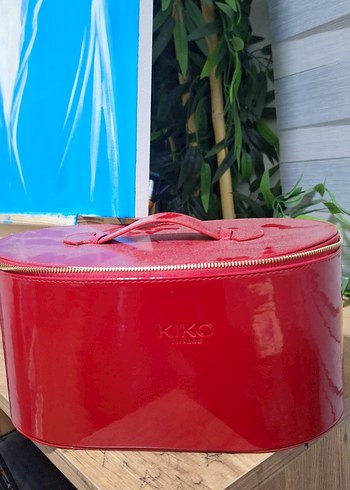 Kırmızı Parlak Deri Makyaj Çantası - Görsel 2