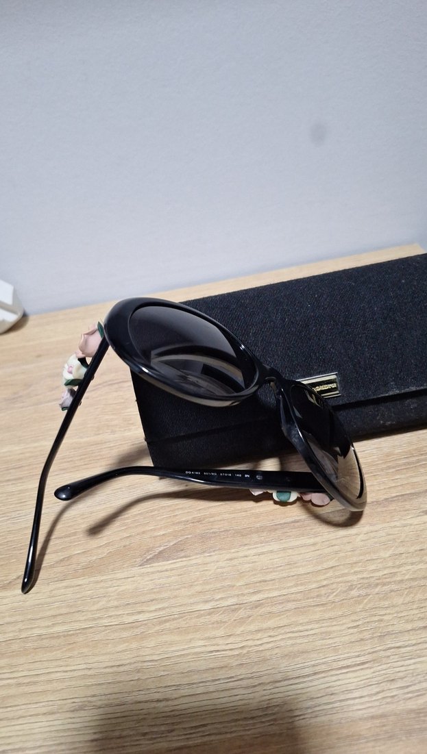 D&G orjinal marka Çiçek Detaylı Kemerli Siyah Kadın Gözlüğü - Görsel 4