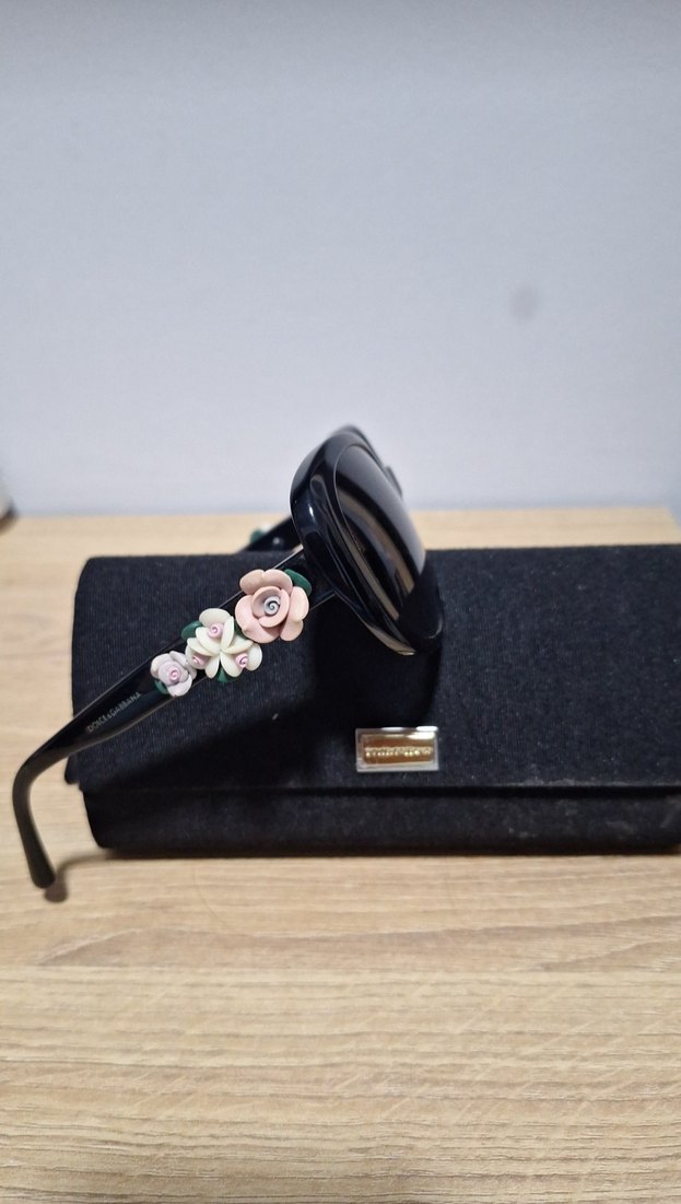 D&G orjinal marka Çiçek Detaylı Kemerli Siyah Kadın Gözlüğü - Görsel 3