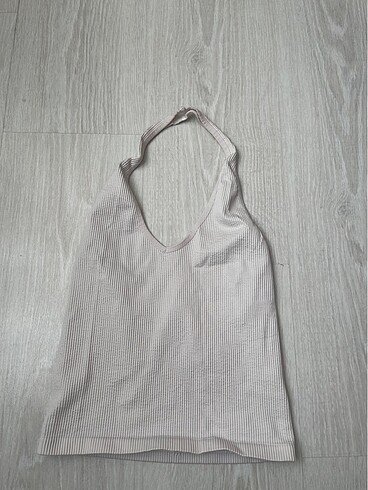 urban outfitters boyundan bağlamalı beyaz crop