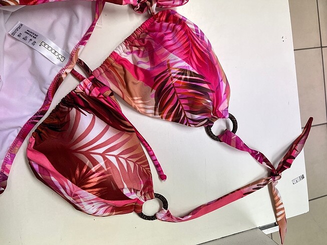 l Beden Kom bikini takımı