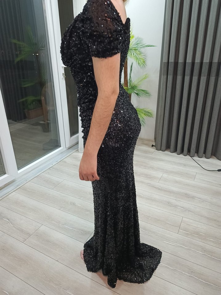 Pul İşlemeli Siyah Uzun V Yaka Abiye Elbise - Görsel 3