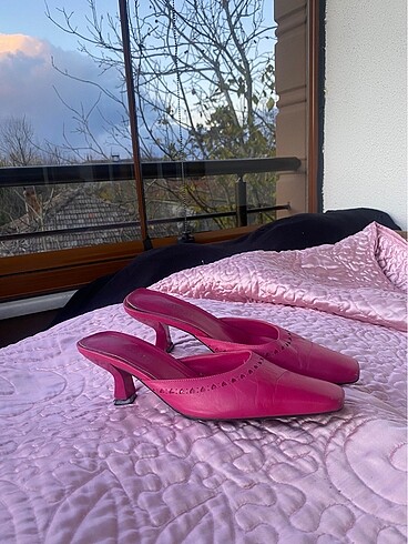 Pembe topuklu terlik