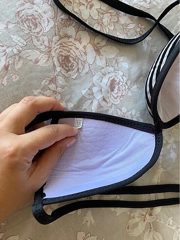 s Beden Siyah çizgili bikini üstü