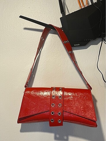 kırmızı çanta - Görsel 3
