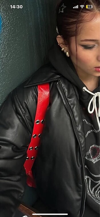 kırmızı çanta - Görsel 6