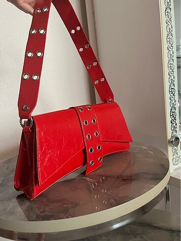kırmızı çanta - Görsel 4