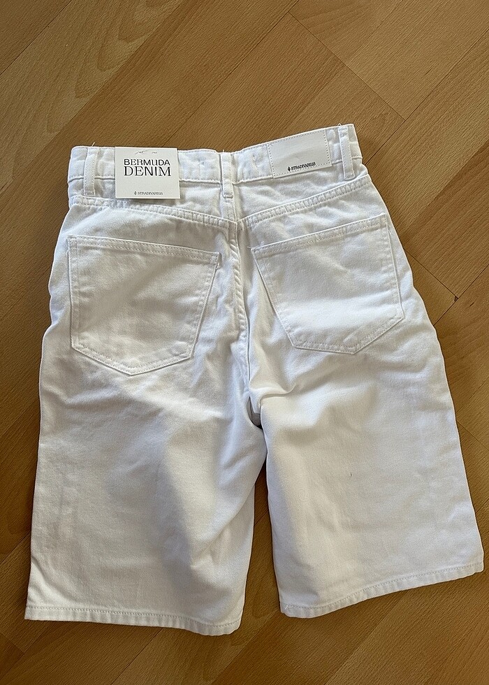 Stradıvarıus kapri şort - Görsel 4