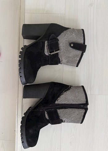 TASARIM GRİ-SİYAH  METAL DETAYLI SÜET  BOT - Görsel 7