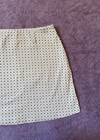 Çiçek desenli bej mini etek - Görsel 2