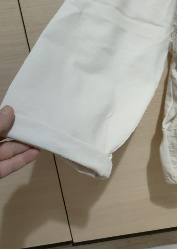 Beyaz Dantel Detaylı Kapüşonlu Ceket - Görsel 2