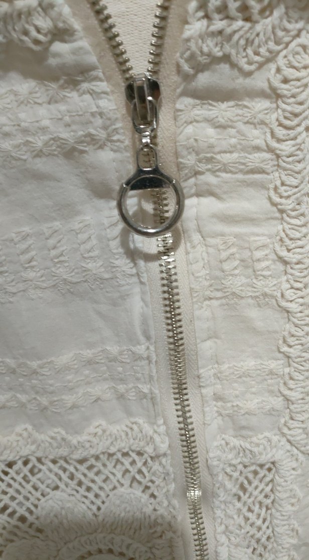 Beyaz Dantel Detaylı Kapüşonlu Ceket - Görsel 4