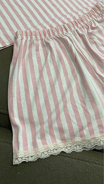 l Beden Şortlu pijama takımı