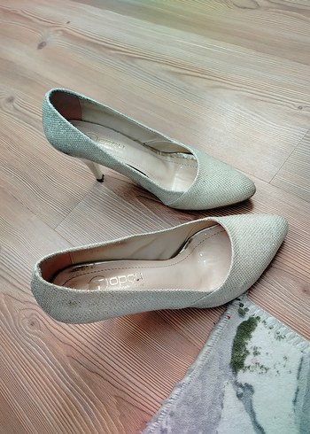 Diger Beyaz Yılan Derisi Desenli Kadın Stiletto