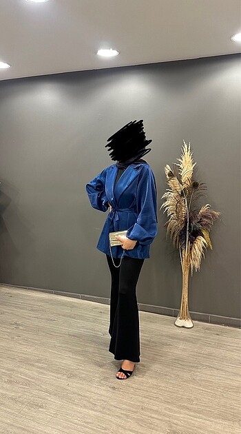 Mavi parlak ceket