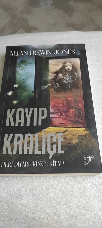 Kayıp kraliçe Allan frewn Jones 