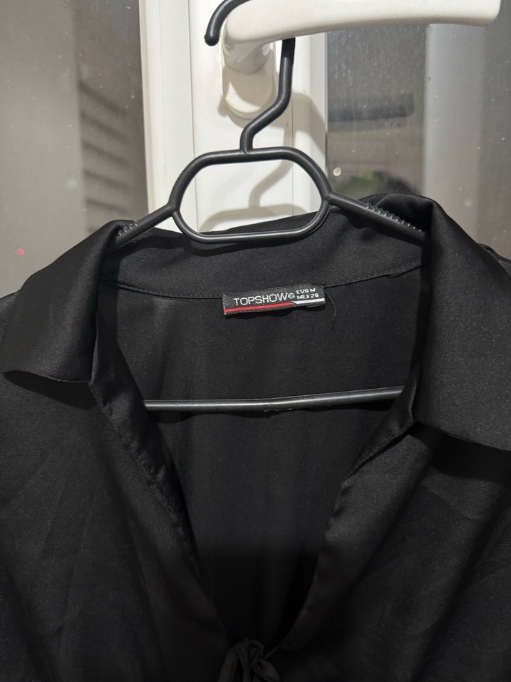 Düğmeli Siyah Gotik V Yaka Bluz - Görsel 2