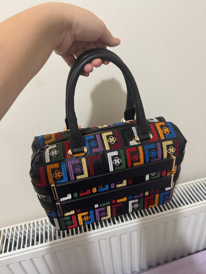 Desenli Deri Kadın Çanta Fermuarlı - Görsel 3