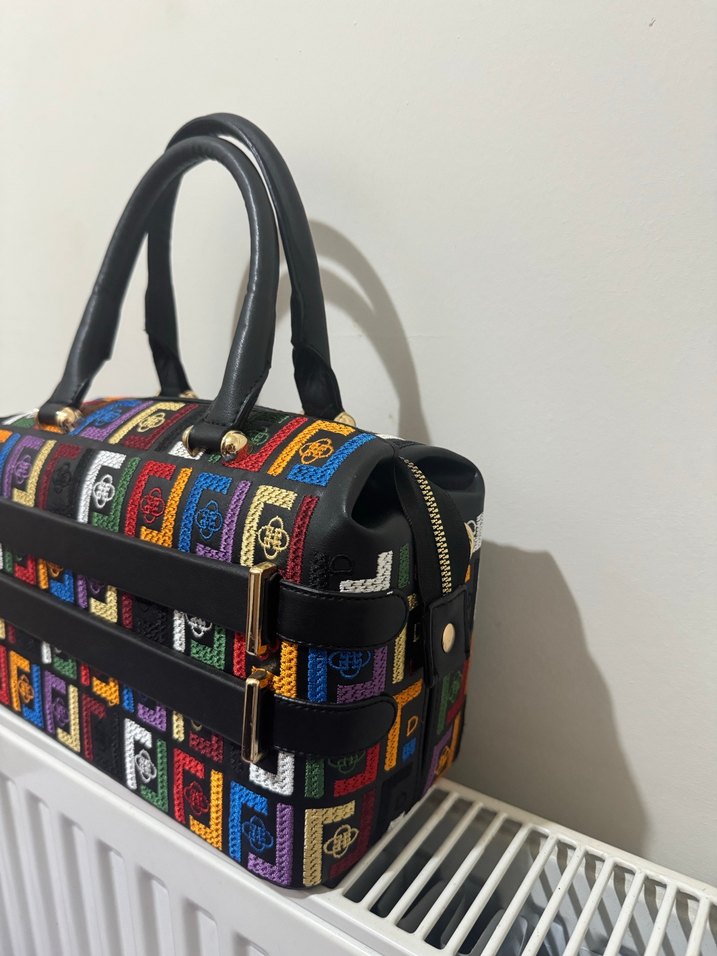 Desenli Deri Kadın Çanta Fermuarlı - Görsel 4