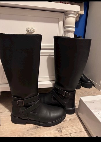 Tokalı Siyah Deri Dizüstü Kadın Çizme - Görsel 4