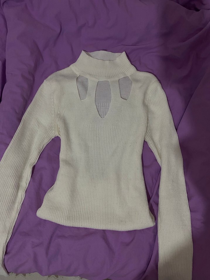 Kadın Beyaz Yüksek Yakalı  Triko Kazak - Görsel 2