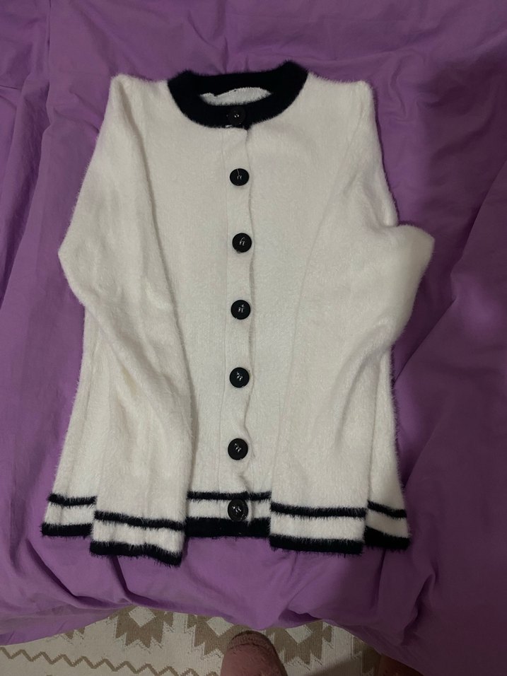 Beyaz Yüksek Yakalı Kadın Midi Hırka - Görsel 2