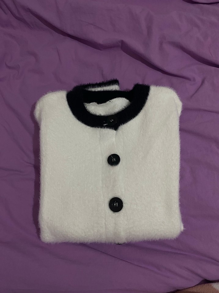 Beyaz Yüksek Yakalı Kadın Midi Hırka - Görsel 3