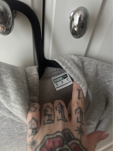 s Beden Puma crop sweat