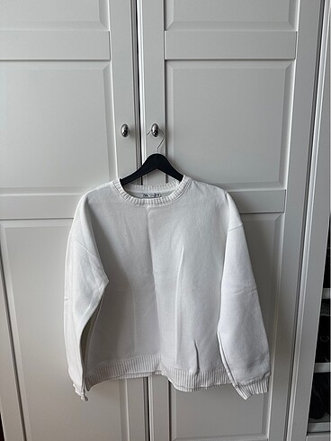 Zara sweatshirt