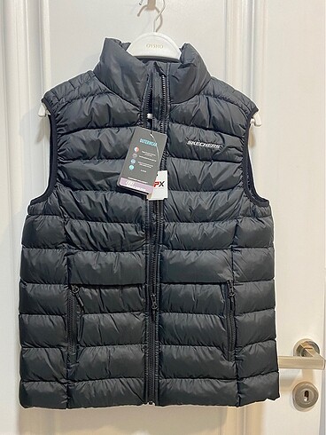 m Beden siyah Renk #skechers Outerwear Padded Vest Yelek