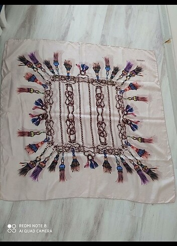  Beden Armine eşarp 