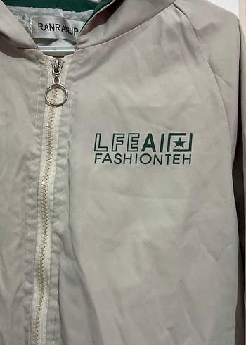 Bej Kapüşonlu Fermuarlı Rahat Kesim Ceket - Görsel 2