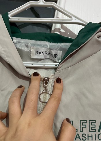 Bej Kapüşonlu Fermuarlı Rahat Kesim Ceket - Görsel 3